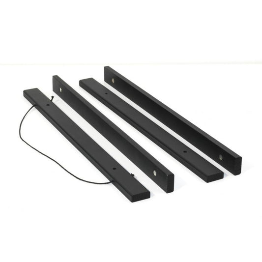 Svart affisch Hangar