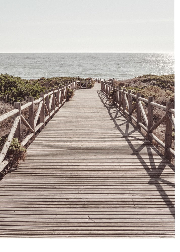Strandpromenad längs kusten Poster