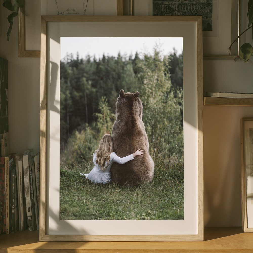 Fridfull Skogsomfamning Poster